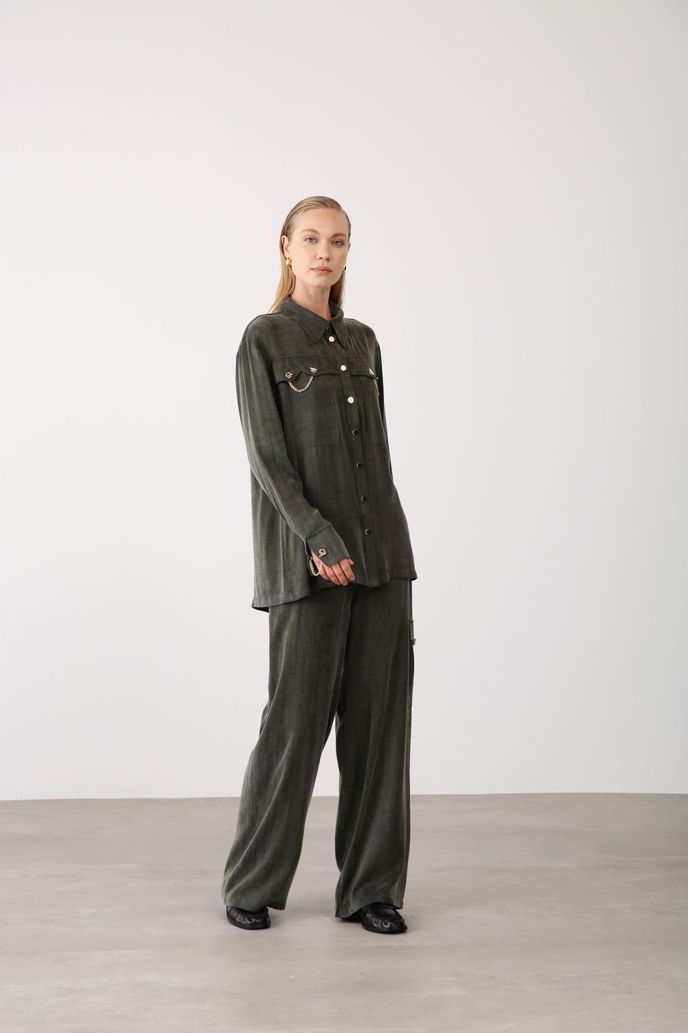 Chain Accent Wide - Leg Pants – Khaki - QLISHE