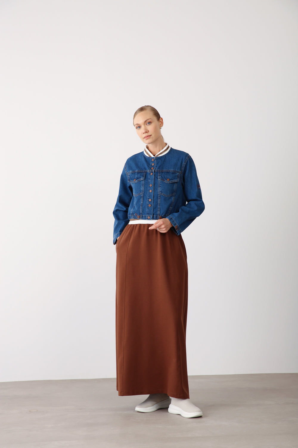 Contrast Waistband And Floral Embroidery Dress - Brown - QLISHE