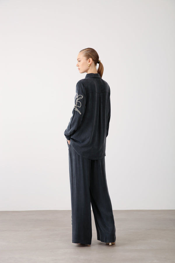 Embroidered Hem Drawstring Pants – Black - QLISHE