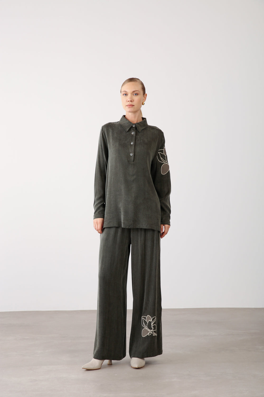 Embroidered Hem Drawstring Pants – Khaki - QLISHE