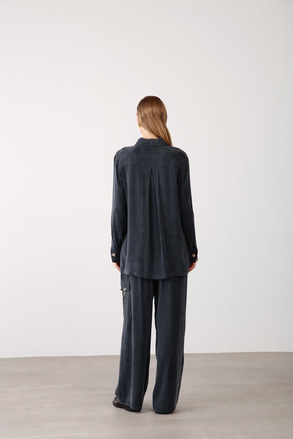 Gold Chain Detailed Pocket Shirt - Black - QLISHE