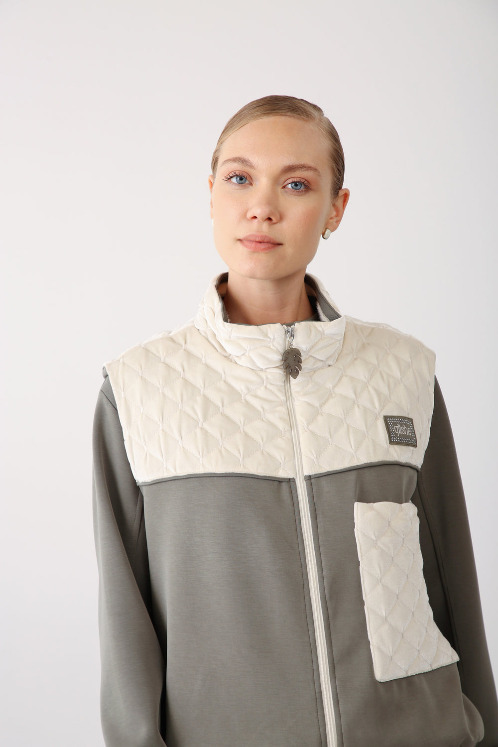 High Neck Contrast Pocket Vest – Khaki - QLISHE