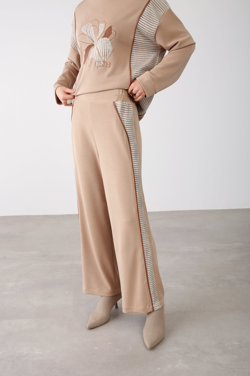 Mesh Side Detailed Pants - Beige - QLISHE