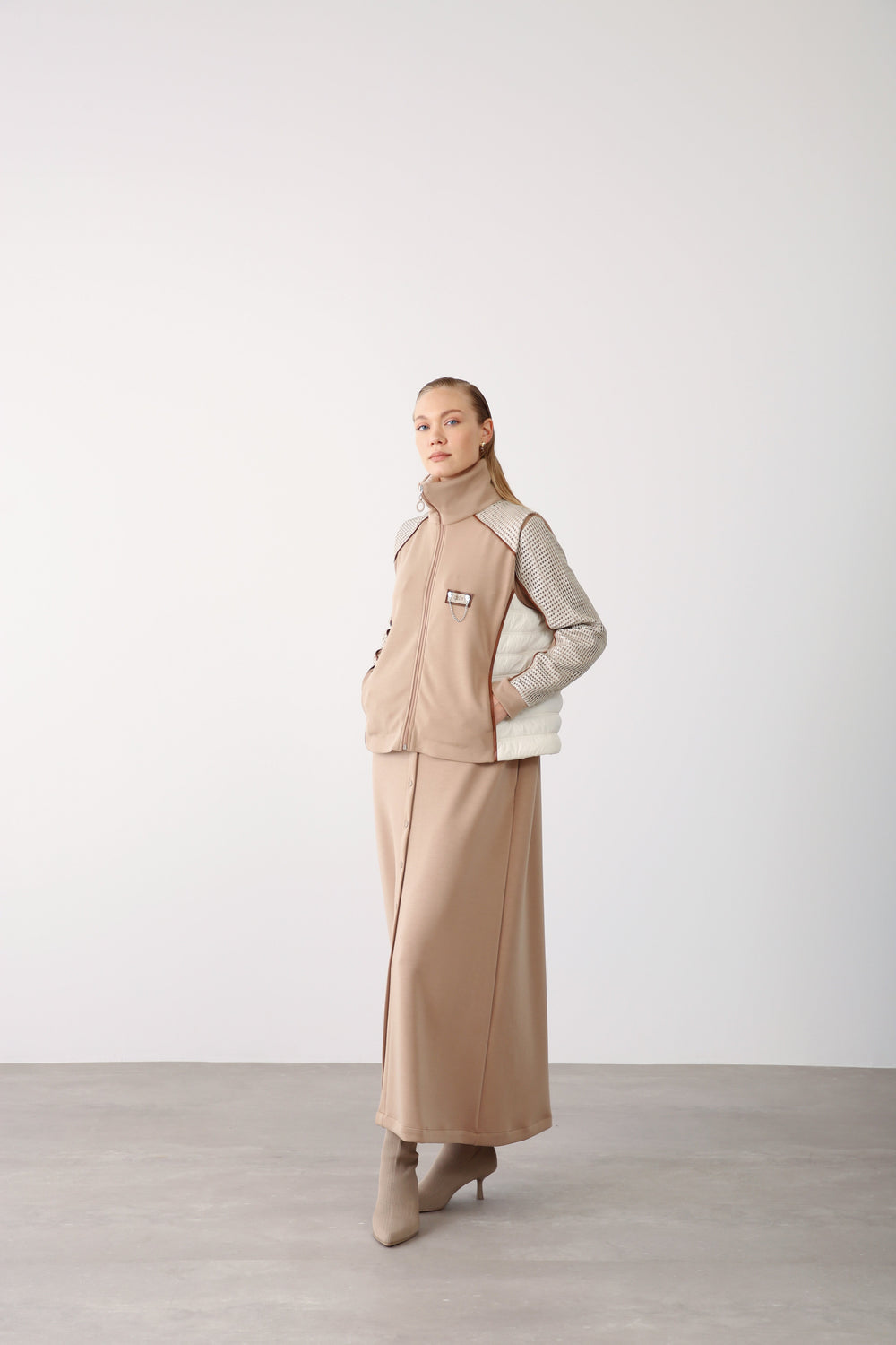 Quilted Panel Chain Detailed Vest - Beige - QLISHE