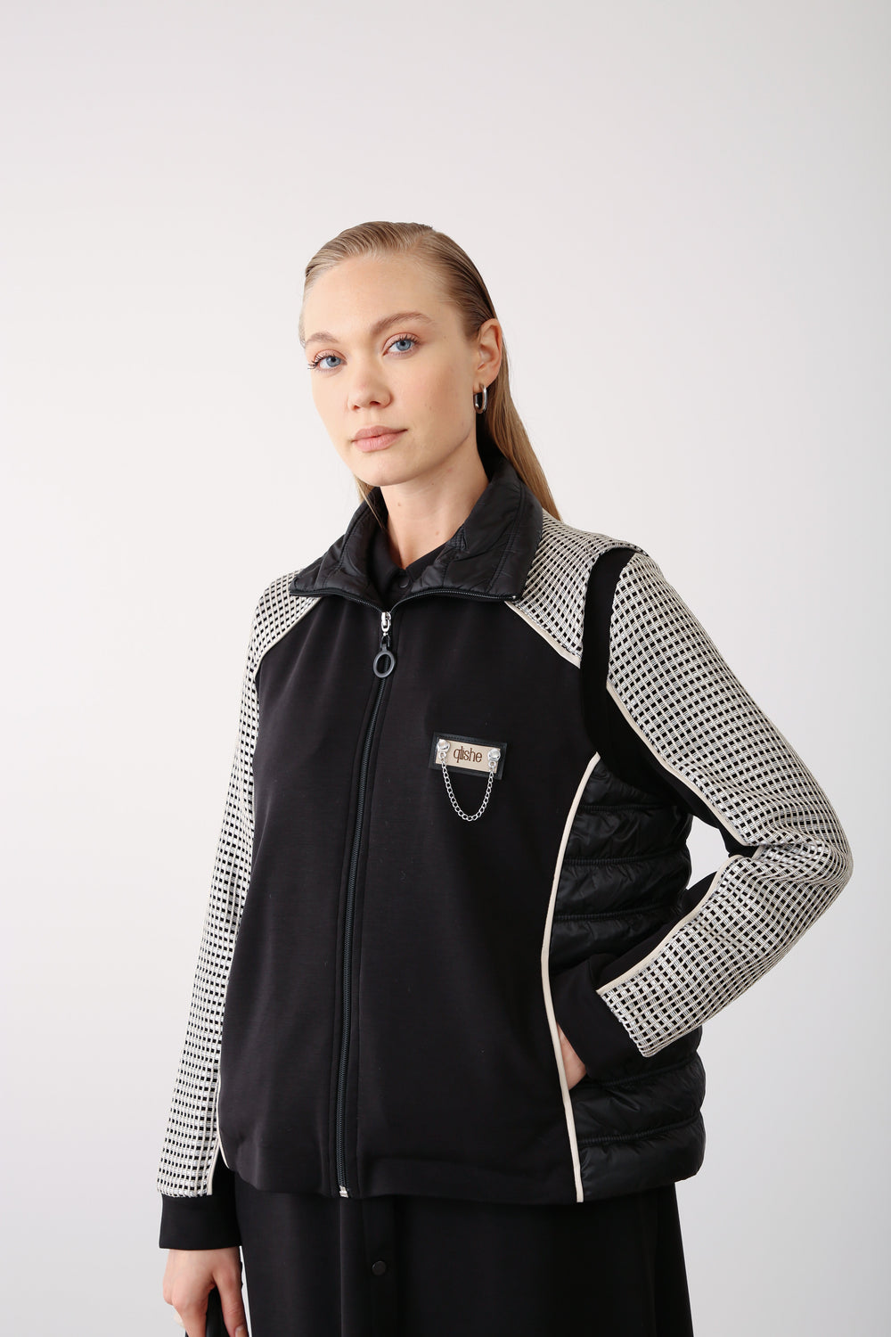 Quilted Panel Chain Detailed Vest - Black - QLISHE