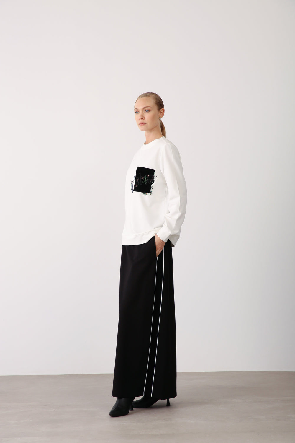 Side Stripe Detailed Elastic Waist Skirt - Black - QLISHE