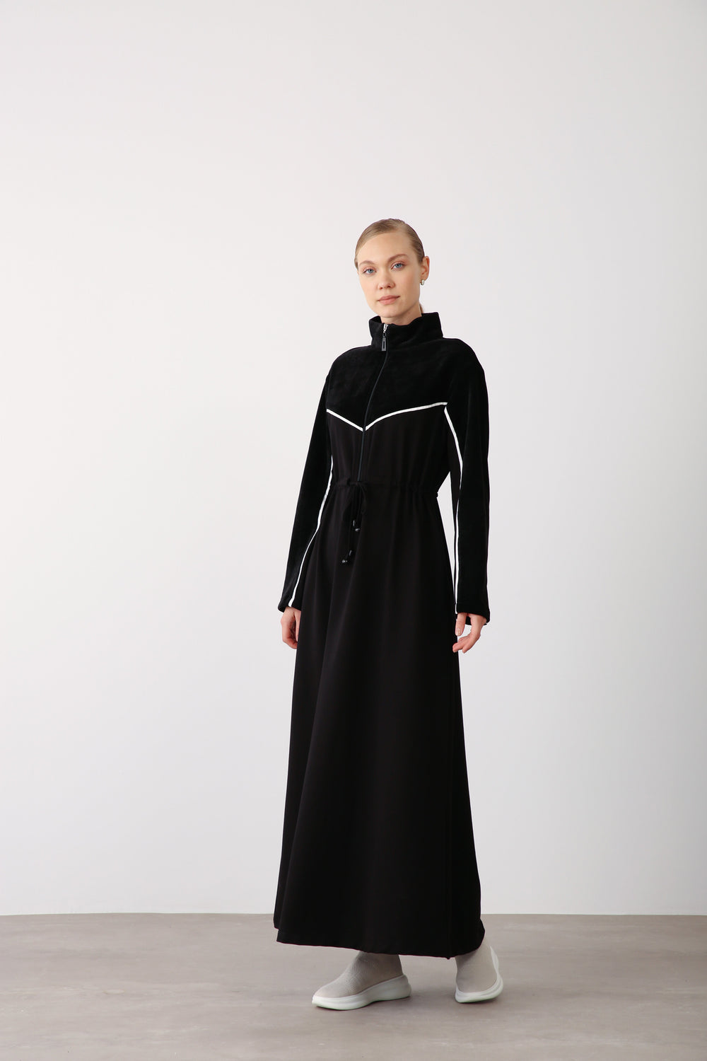 Zipper Detailed Maxi Dress - Black - QLISHE